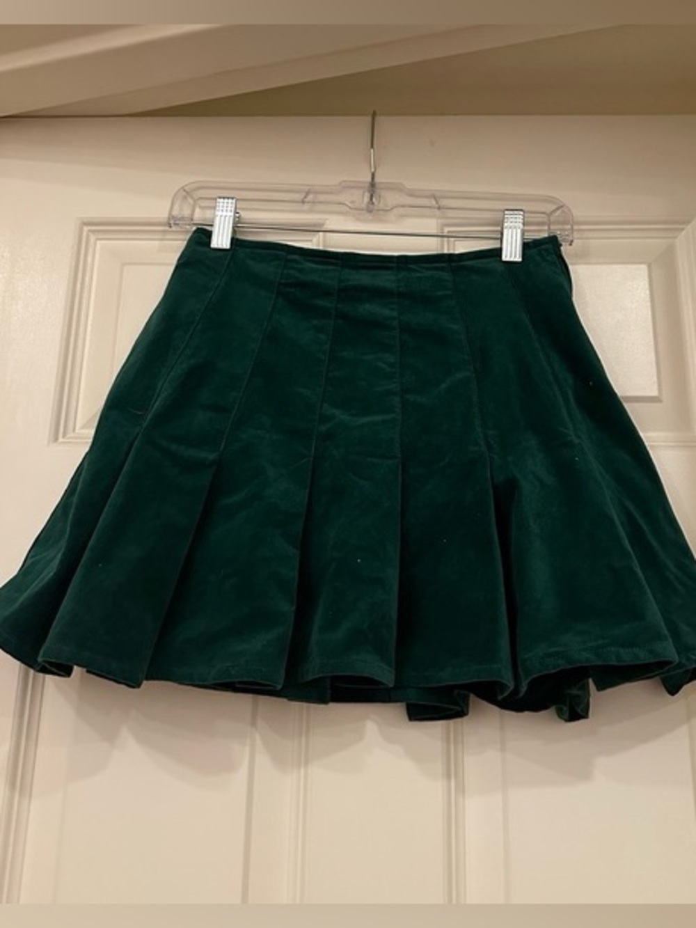 Forever 21 Green Corduroy Pleated Mini Skirt Size Medium